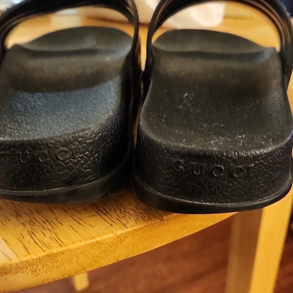 Gucci Black and Red Slides - Picture 2 of 7
